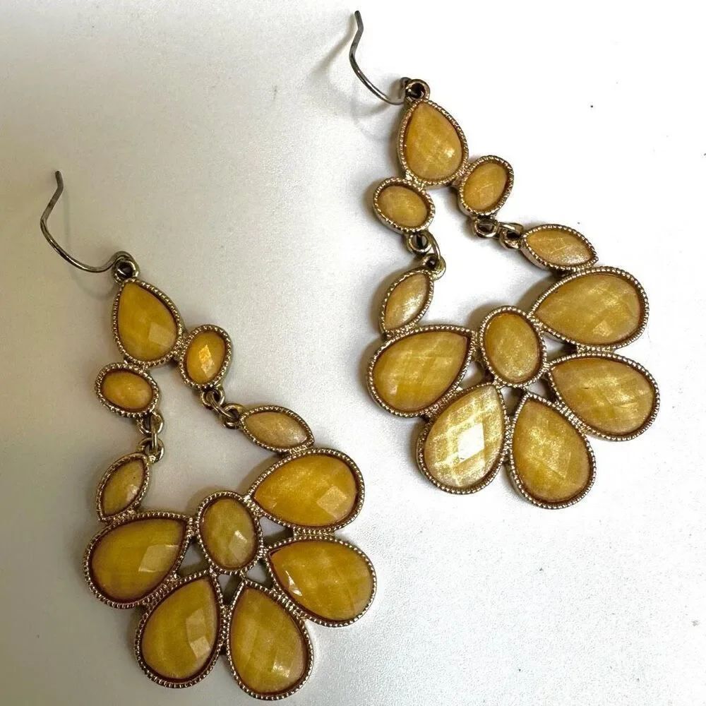 Yellow statement earrings - Picture 6 of 8
